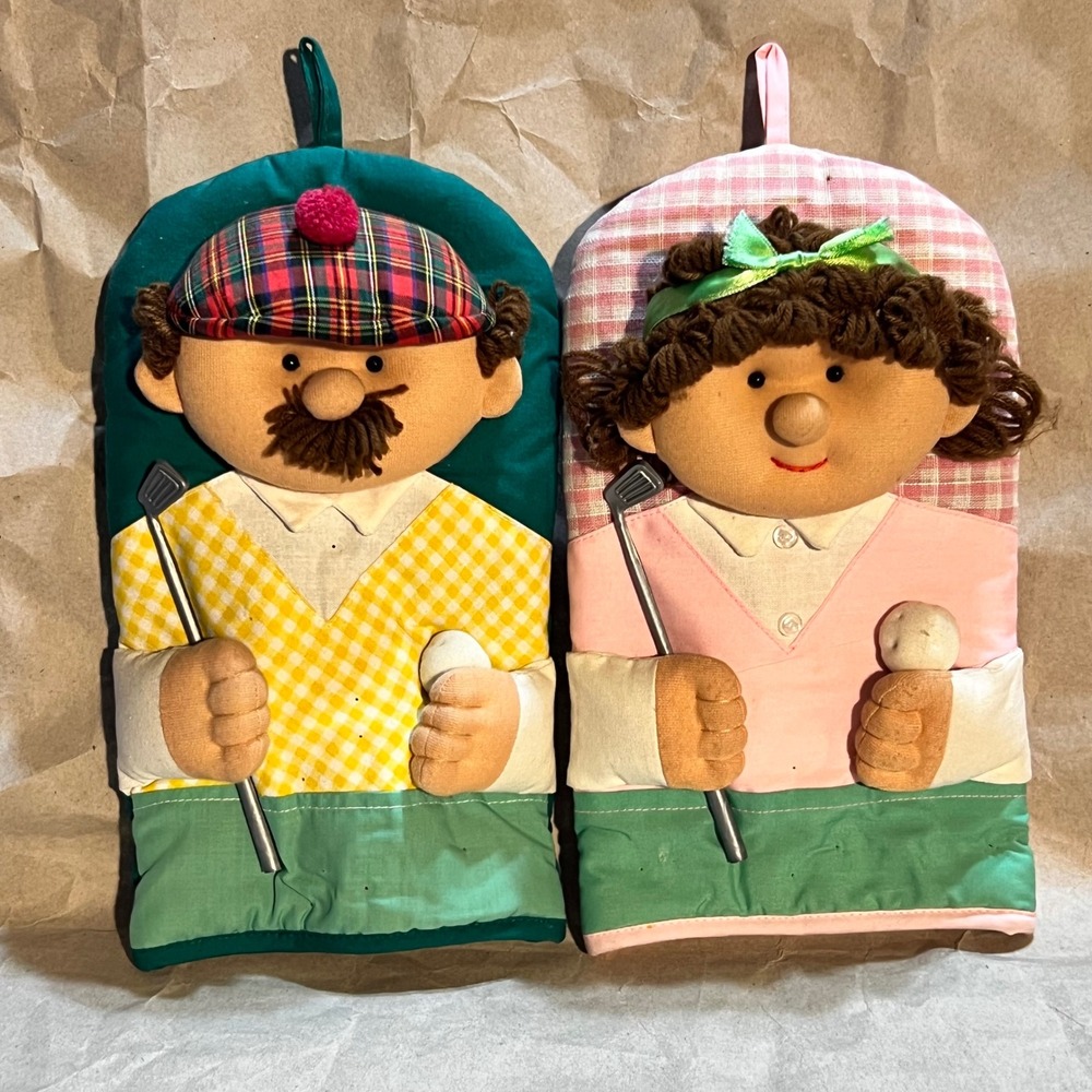 Golfer‎ Oven Mitt Set Multicolor Vintage 3D Kitsch Golf Decor 2pc